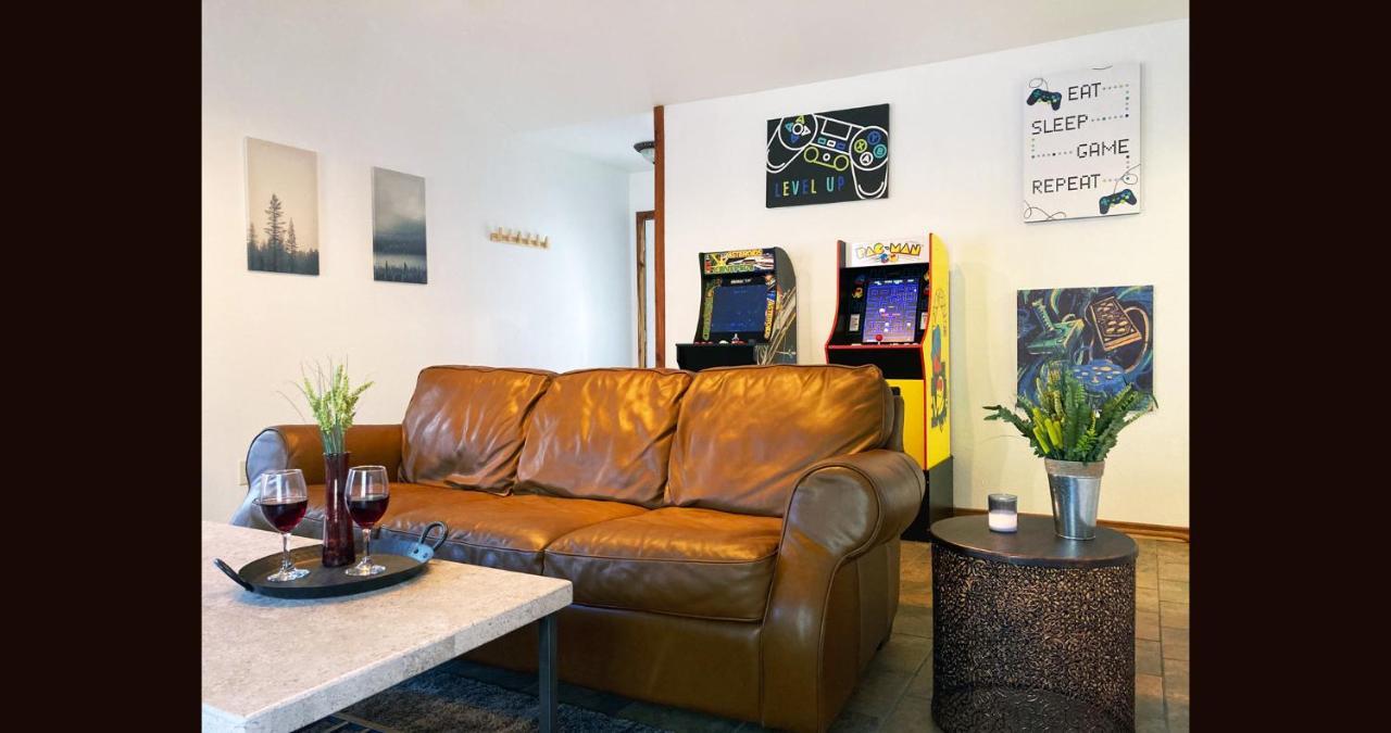 3Bd Cabin Family Fun Arcade Games Fire Pit 5 Min From Lake Fishing Hunting โบรคเคนโบว์ ภายนอก รูปภาพ